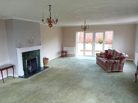 4 bedroom detached house to rent - Photo 3