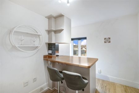 Kingston Road, London, SW19 flat to rent - Photo 4