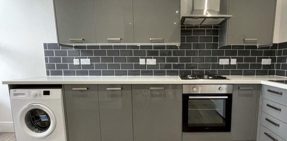 Ottawa | studio | Wellington West - Photo 2
