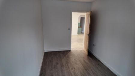 3 bedroom apartment to rent - Photo 3