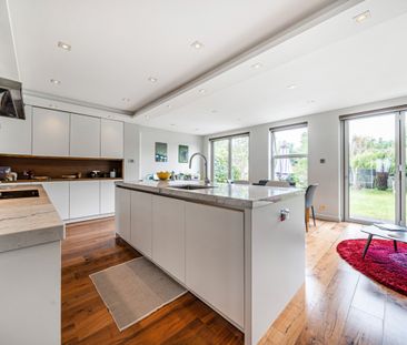 Bowness Crescent, London, SW15 - Photo 5