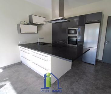 Location Maison 4 pièces 73m² PLAN DE CUQUES 13380 - Photo 2