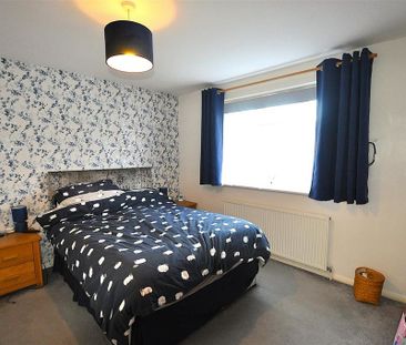 2 bedroom semi-detached bungalow to rent - Photo 2