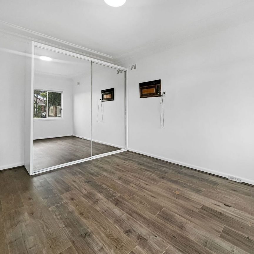 HOMELY FEEL TO IT! - Photo 1