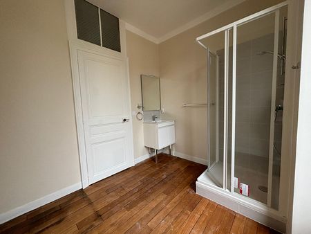 Location Appartement 3 pièces 79m² - Photo 3