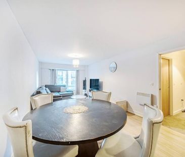 3 bedroom flat to rent - Photo 2