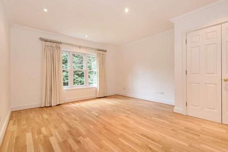 Grange Place, Stompond Lane, Walton-on-thames, Surrey, KT12 - Photo 5