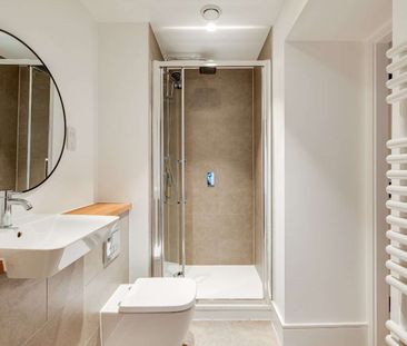 An exceptional two bedroom apartment offering impressive proportion... - Photo 4