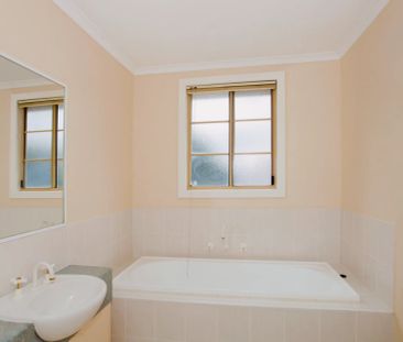 9 Garden Close, Kingsbury, Melbourne - Photo 6