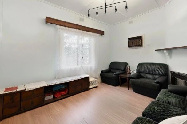 Contemporary Comfort and Convenience in One - Photo 1