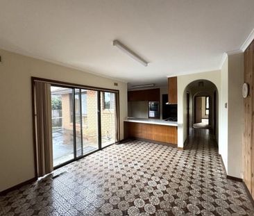 Four bedroom home - Photo 1