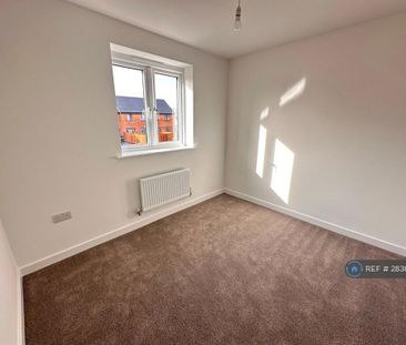 3 bedroom semi-detached house to rent - Photo 2