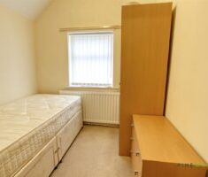 2 BEDROOM House - Terraced - Photo 1