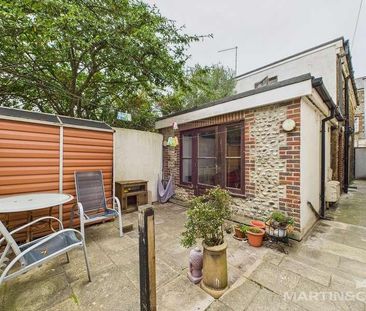 Worthing, West Sussex, BN11 - Photo 4