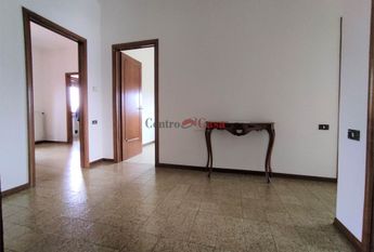 Luminoso appartamento arredato solo di cucina