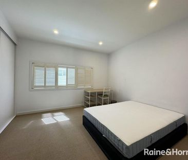 2 Bedrooms Townhouse in CBD - Great Location! - Photo 4
