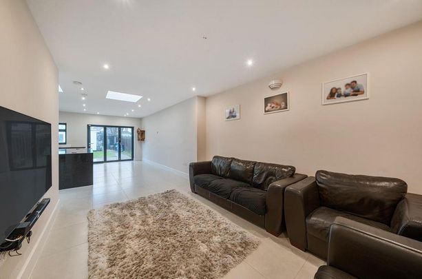 4 bedroom semi-detached house to rent - Photo 1