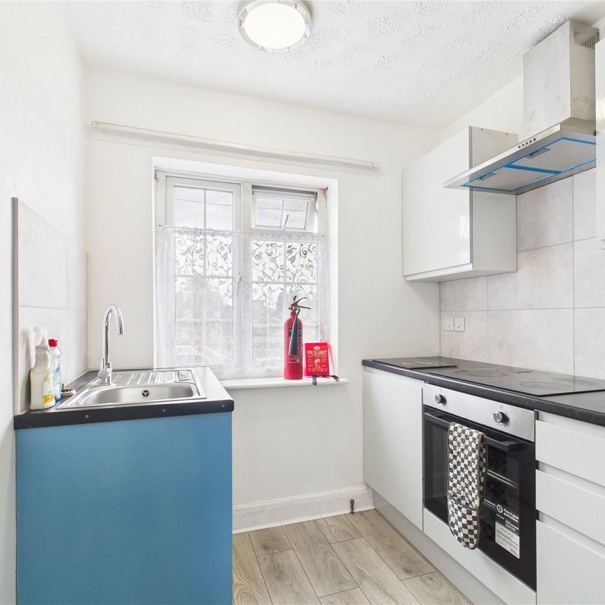 1 bedroom sharedAccommodation in London Road, Slough - Photo 1