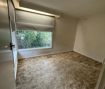 226 Gallaghers Road, Glen Waverley - Photo 2