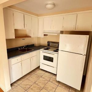 1 CH - 1 SDB - Montréal - $1,146 /mo - Photo 2