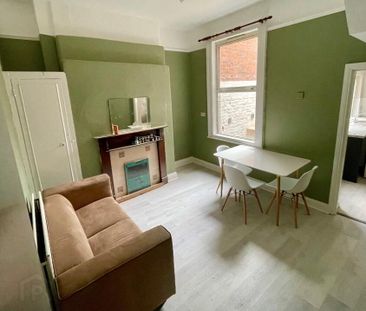 Camden Street, Room 5, All Bills Included, Belfast, BT9 6UA - Photo 1