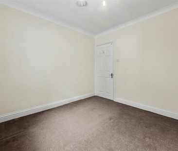 1 bedroom ground floor flat to rent - Photo 2