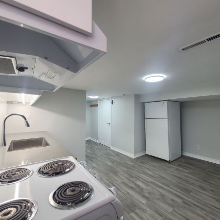 For Lease - 238 Strathmore Boulevard Unit# Lower, Toronto, Ontario - Photo 4