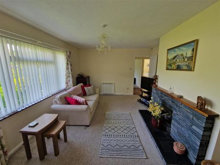 2 bedroom detached bungalow to rent - Photo 2