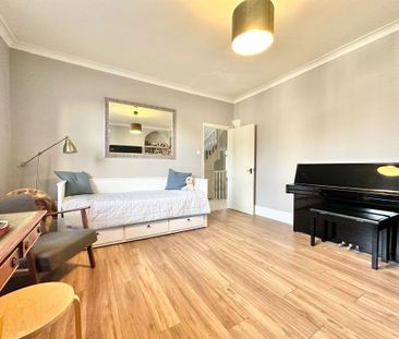 3 bedroom apartment to rent - Photo 1