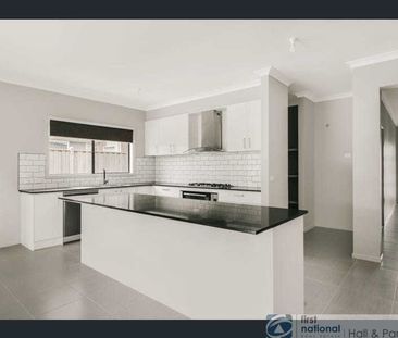 Beautiful 4 bedroom family home! - Photo 3