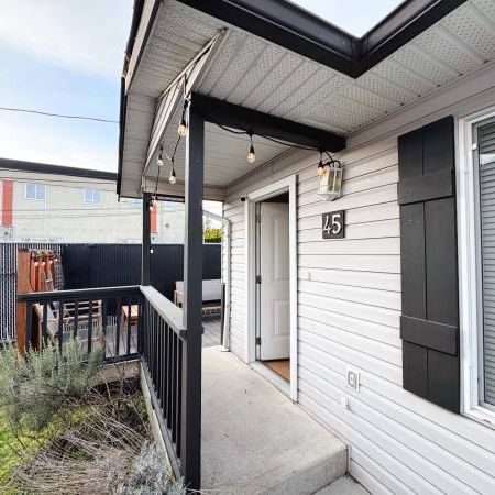 Lovely Duplex in across from Garrison - Photo 4