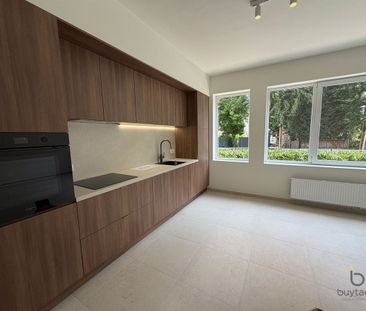 Appartement te huur in Antwerpen voor € 1.250 met 2 slaapkamers - Photo 3