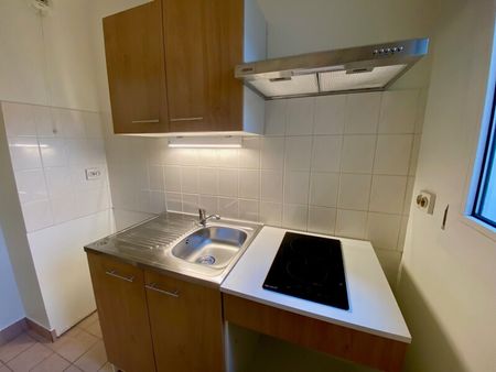 Location Appartement 2 pièces 42m² FLEURY LES AUBRAIS 45400 - Photo 5