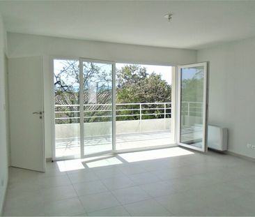 Location Appartement 2 pièces 44m² LE CANNET DES MAURES 83340 - Photo 1