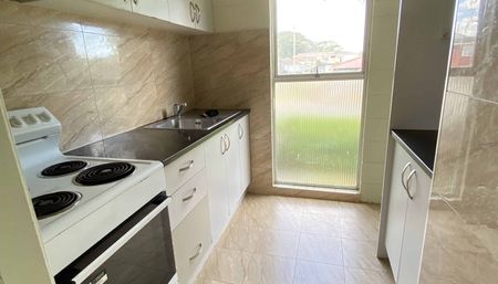 Tidy Two-Bedroom Unit in a Handy Location - Photo 3