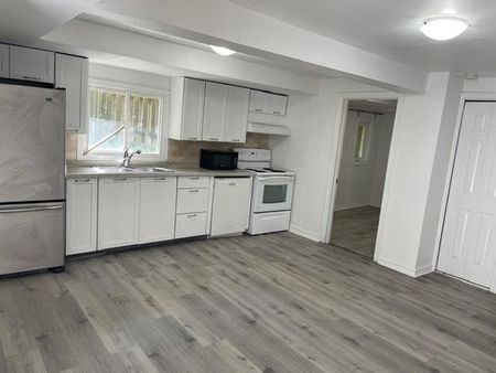 For Lease - 257 Parkwood Avenue, Georgina, Ontario - Photo 4