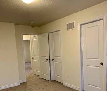 For Lease - 4 Foothills Lane, Hamilton, Ontario - Photo 6