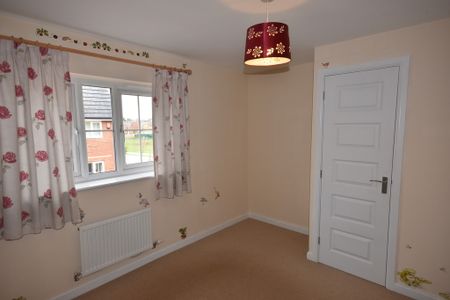 Kingdom Close, Thurcroft, Rotherham, South Yorkshire - Photo 4