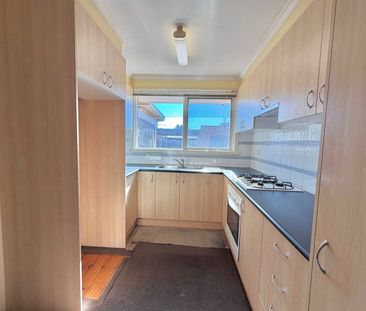 Neat & Comfortable Family Home in Hampton Park – Convenient Location - Photo 6