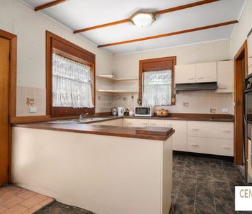 Original 3 Bedroom Home on Large Block - Photo 3