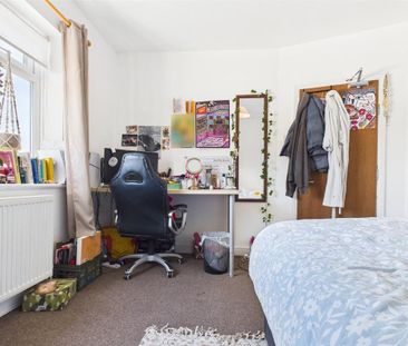 4 bedroom terraced house to rent - Photo 5