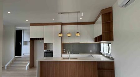 Brand New Build! Spacious & Sunny on West Harb... - Photo 3