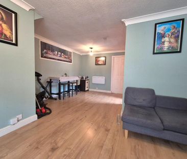 1 bedroom ground floor flat to rent - Photo 2