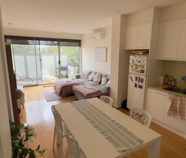 St Kilda East - Photo 4