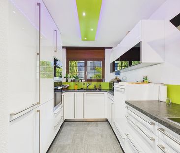 MIT GALERIE, CHEMINÉE UND SONNIGEM BALKON! - Foto 2