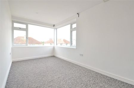 3 bedroom apartment to rent - Photo 3