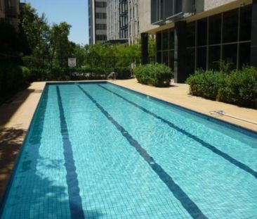 Furnished apartment close to everything you need. - Photo 2