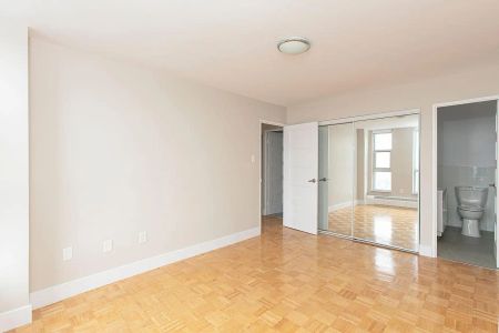 666 Spadina Ave — 2 Bedroom - Photo 4
