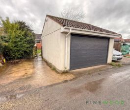 2 BEDROOM Bungalow - Detached - Photo 6