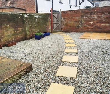 3 bedroom terraced house to rent - Photo 2